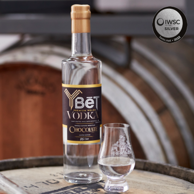 Y BĒT The Beet Chocolate Welsh Vodka - 40% 70cl